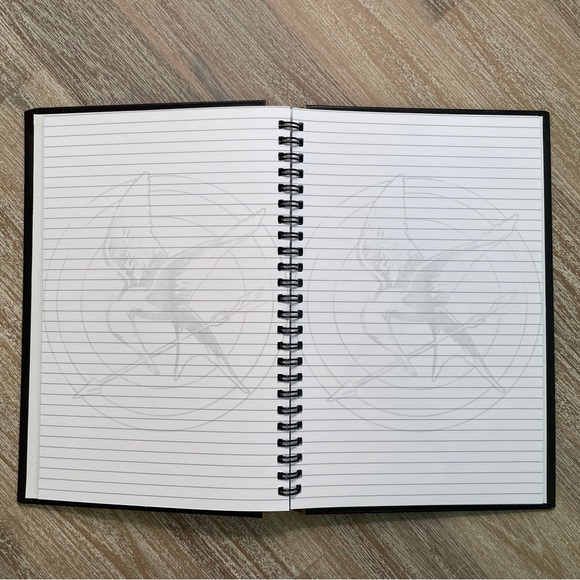 Hunger Games - Mockingjay notebook - Picture 3 of 4